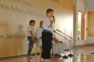 この坊やめちゃくちゃ声量もあってうまかった